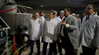 Bakan Yumaklı'dan yapay et tartışmalarına son nokta: Türkiye'ye giremez