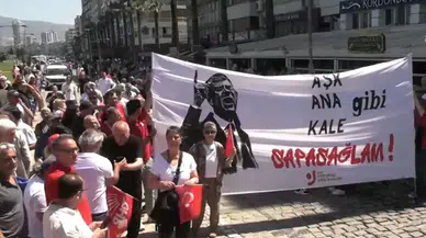 İzmir’de Özgür Özel miting çağrısı sonrası Cumhuriyet Meydanı ablukaya alındı, polis müdahale etti