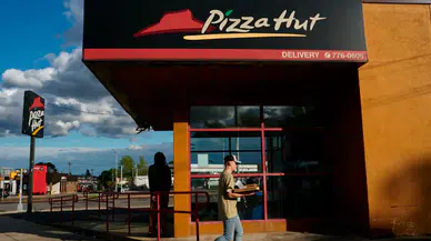 Dünyaca ünlü pizza zinciri el değiştiriyor: Yum! Brands ile LongRange Capital masada