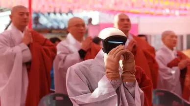 Dünyada bir ilk: Güney Kore’de “Gabi” adlı insansı robot Budist rahibi ilan edildi