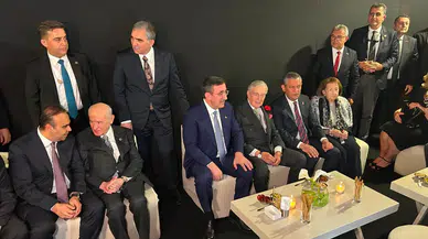 Koç Topluluğu'nun 100. yıl kutlamasında dikkat çeken buluşma: Bahçeli ve Özel bir araya geldi
