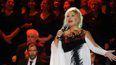 Emel Sayın sağlık sorunları nedeniyle konserlerini erteledi
