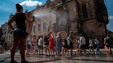 Avrupa'da kavurucu sıcaklar etkisini artırıyor: Slovakya'dan kırmızı alarm kararı
