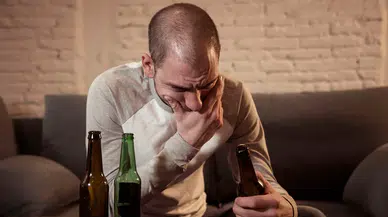 Azı da zarar çoğu da: Günde bir kadehten az alkol bile kanser riskini artırıyor