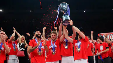Yunanistan'da şampiyon Olympiakos: Ergin Ataman'ın takımı Panathinaikos son maçta kaybetti