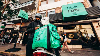 ABD'li Uber Türkiye'de yemek teslimatı sektörünü ele geçiriyor