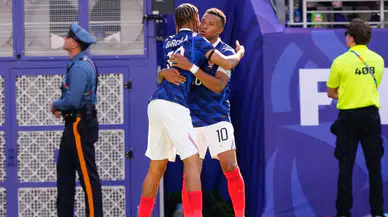 Fransa, Senegal engelini ikinci yarıda aştı: Mbappe'den rekorlarla gelen galibiyet