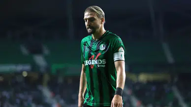 Caner Erkin futbolu bıraktığını açıkladı: 37 yaşında kariyerine nokta koydu