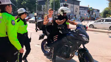 Kimliğini unutan ve yanlış okula giren öğrencilerin imdadına motorize ekipler yetişti