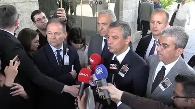 Özgür Özel’den kurultay süreci açıklaması: “İmza toplama hızla ilerliyor”