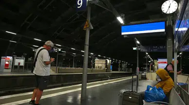 Almanya’da telsiz arızası: Ülke genelinde tren seferleri durduruldu