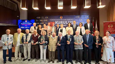 Türkiye Gazeteciler Cemiyeti 80. yılını kutladı: Kıdemli gazetecilere onur plaketi verildi