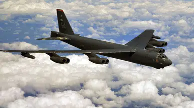 ABD’de B-52 Stratofortress bombardıman uçağı düştü: 8 kişi hayatını kaybetti