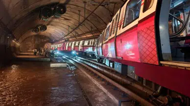 Kadıköy-Sabiha Gökçen metrosunda korku dolu anlar: Raydan çıkan vagon seferleri aksattı