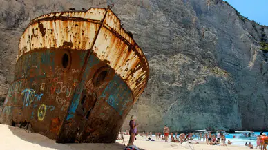 Dünyaca ünlü Navagio Plajı’na giriş yasaklandı