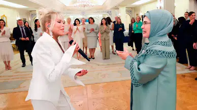 Ajda Pekkan'ın first lady'lere verdiği konserden önemli detaylar: Şarkılarını 4 dilde söyledi