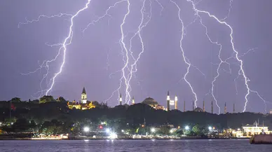 Meteoroloji saat verdi: İstanbul dahil birçok ilde kuvvetli sağanak yağış bekleniyor