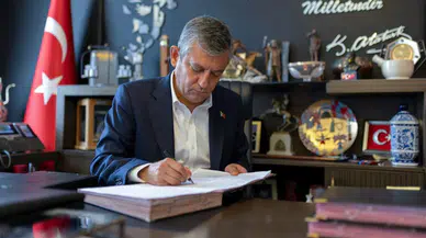 Özgür Özel dahil 91 milletvekili CHP'den istifa etti: Yeni Parti kuruldu!
