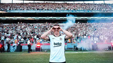 Leandro Trossard, 20 bin Beşiktaş taraftarı önünde imzayı attı