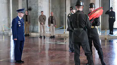 ABD Genelkurmay Başkanı Dan Caine, NATO Zirvesi kapsamında Anıtkabir’i ziyaret etti