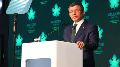 Ahmet Davutoğlu'ndan siyasette tarihi karar: Gelecek Partisi'nin faaliyetlerini sonlandıracaklarını açıkladı