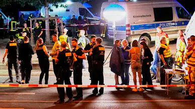 Berlin'de LGBT yürüyüşü yakınında araçlı saldırı: Bir ölü, çok sayıda yaralı