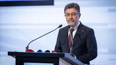 Bakan Yumaklı: Yangınlarda tehlike henüz geçmedi, rüzgâr müdahaleyi zorlaştırıyor