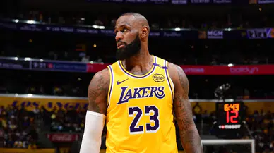 Lakers resmen açıkladı: LeBron James ile yollar ayrıldı