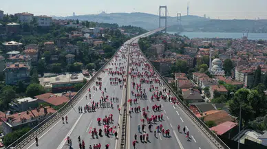 15 Temmuz Şehitler Köprüsü'nde binlerce kişi "İrade Bizim, Zafer Bizim" yürüyüşünde buluştu