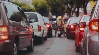 Yargıtay'dan emsal karar: Trafikte art arda selektör yapan sürücülere hapis cezası