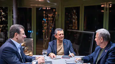 Özgür Özel'den İmamoğlu iddialarına yanıt: "Bu üçlü Türkiye'nin kaderini değiştirecek"