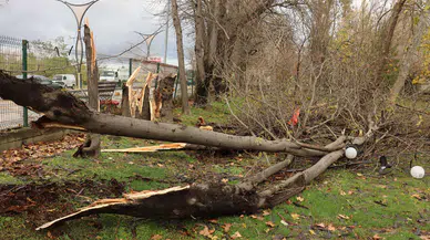 İstanbul için peş peşe uyarılar: Fırtına ve yağmur geliyor