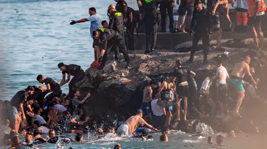 Avrupa'da sığınmacı gerilimi: İtalya, İspanya ile serbest dolaşımı geçici olarak durdurdu