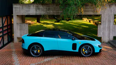 Ferrari'nin ilk elektrikli modeli Luce açık artırmada 40 milyon dolara satılarak rekor kırdı