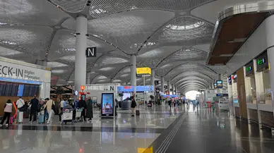 İstanbul Havalimanı'ndan çifte rekor: Günlük uçuş ve yolcu sayısında tüm zamanların zirvesi görüldü