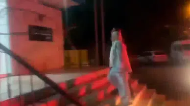 Bakırköy'de parkta hayasızca davranışlarda bulunan iki kişi gözaltına alındı