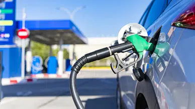 Akaryakıta dev zam geldi: Motorinin litre fiyatı 80 lirayı aştı