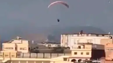 Fas'tan Sebte'ye yamaç paraşütüyle geçiş faciası: Bir göçmen hayatını kaybetti