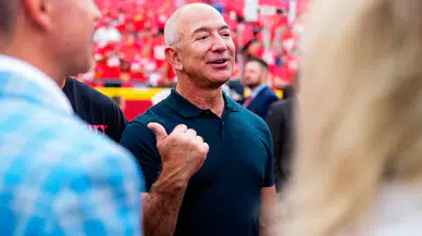 Premier Lig devine dev yatırım: Jeff Bezos destekli konsorsiyum Liverpool'a ortak oldu