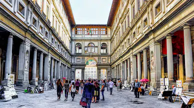 Floransa'daki Uffizi Galerisi'ni su bastı: Caravaggio eserlerinin bulunduğu salon etkilendi