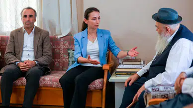 Tülay Hatimoğulları Hatay'da Alevi kanaat önderleriyle bir araya geldi