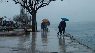 İstanbul'da sağanak ve fırtına alarmı: Çarşambaya kadar sürecek