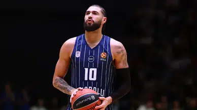 Anadolu Efes'in yıldızı Isaia Cordinier'den zirve mesajı: Takımı ait olduğu yere taşıyacağız