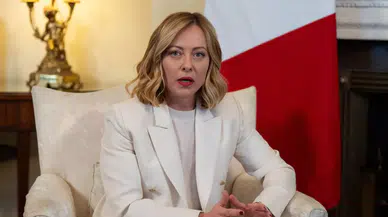 Meloni’den okullarda burka ve nikab yasağı açıklaması: Yabancı öğrenci sayısına da sınır geliyor
