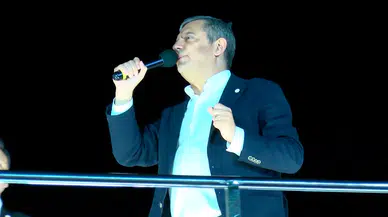 Özgür Özel, Mansur Yavaş'ın sözünü Üsküdar'da yineledi: Ayrılıkta azap, birliktelikte rahmet vardır