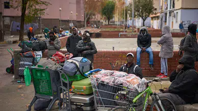 İspanya'da belgesiz göçmenler oturma iznine başvurabilecekler