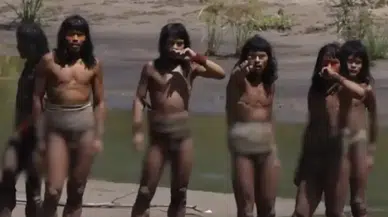 Amazon’da zamanın durduğu yer: Modern dünyayı hiç görmemiş kabile ilk kez bu netlikte