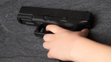 11 yaşındaki çocuk babasını öldürmekle suçlanıyor