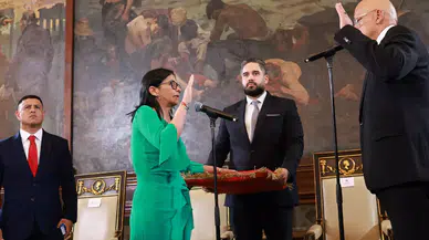 Delcy Rodriguez yemin ederek Venezuela’da geçici devlet başkanı oldu