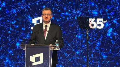 Burhanettin Duran: Yapay zeka gazetecilikte araç olmalı, özne olmamalı